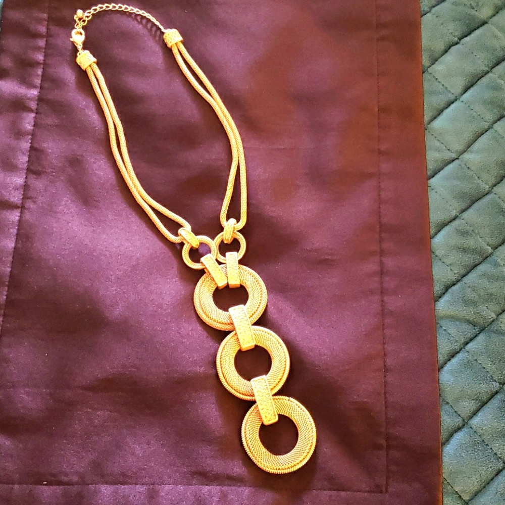 Chico's gold necklace